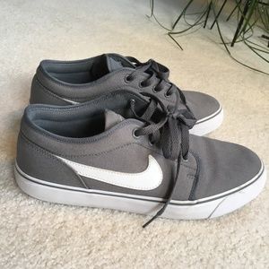 Nike Skateboarding Gray Canvas Sneakers, Men's 9